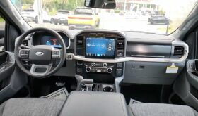 2022 Ford F-150 Lightning 4WD SuperCrew 5.5′ Box