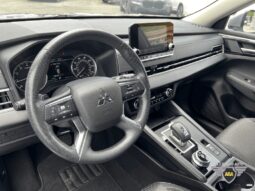 2024 Mitsubishi Outlander ES 4dr SUV lleno