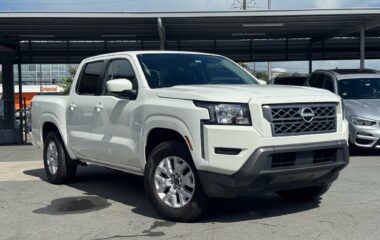 2022 Nissan Frontier PRO-4X 4dr Crew Cab 4WD 5.0 ft. SB