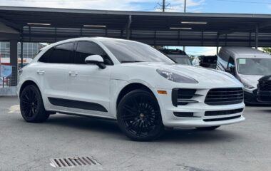 2020 Porsche Macan 4dr SUV AWD