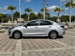 2022 Kia Rio LX 4dr Sedan lleno
