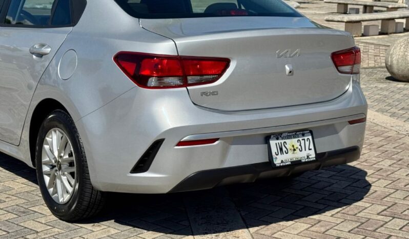 2022 Kia Rio LX 4dr Sedan lleno