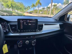 2022 Kia Rio LX 4dr Sedan lleno
