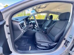 2022 Kia Rio LX 4dr Sedan lleno