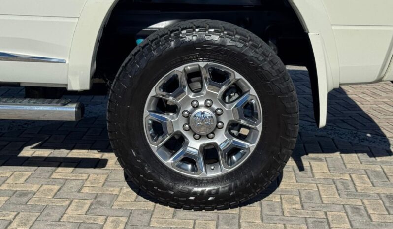 2017 Ram 2500 Limited 4dr Crew Cab 4WD LB lleno