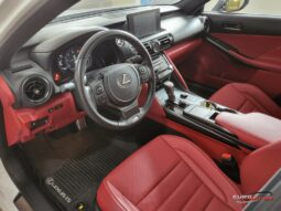 2023 Lexus IS 300 4dr Sedan lleno