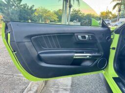 2020 Ford Mustang GT 2dr Coupe lleno