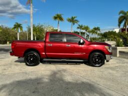 2018 Nissan Titan SL 4dr Crew Cab 4WD SB lleno