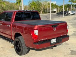2018 Nissan Titan SL 4dr Crew Cab 4WD SB lleno