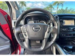 2018 Nissan Titan SL 4dr Crew Cab 4WD SB lleno