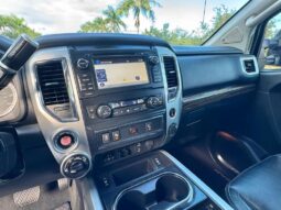 2018 Nissan Titan SL 4dr Crew Cab 4WD SB lleno