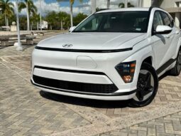 2024 Hyundai Kona SE 4dr SUV lleno