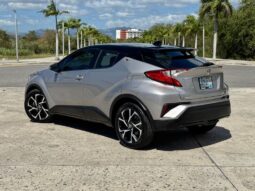 2019 Toyota C-HR XLE 4dr SUV lleno