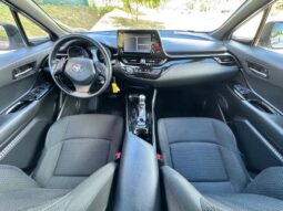 2019 Toyota C-HR XLE 4dr SUV lleno