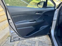 2019 Toyota C-HR XLE 4dr SUV lleno